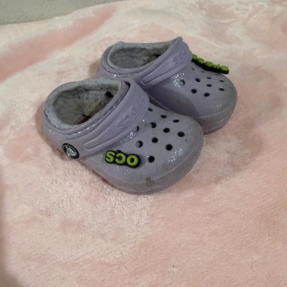 CROCS cozy stylish