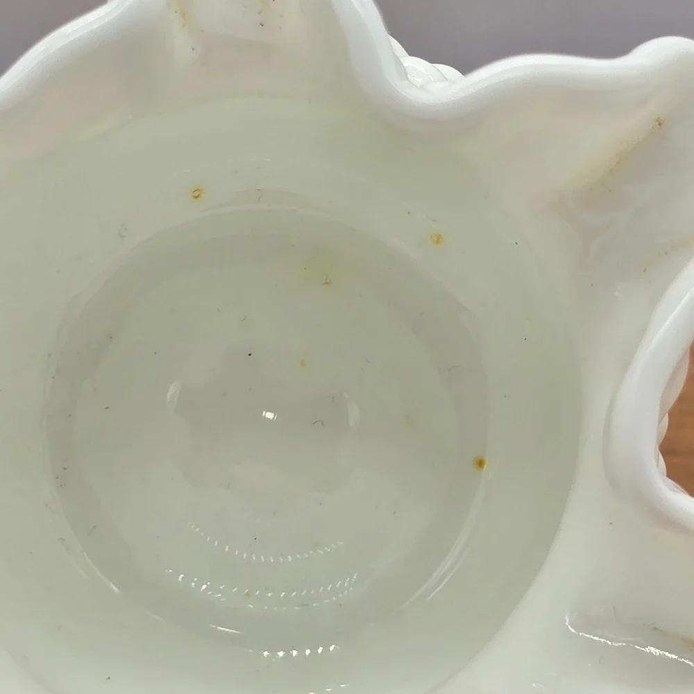 Fenton charming vintage