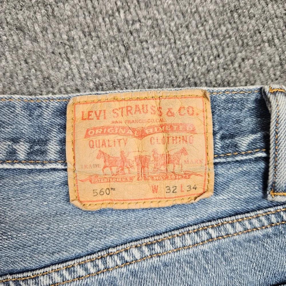 Levis measurements waist