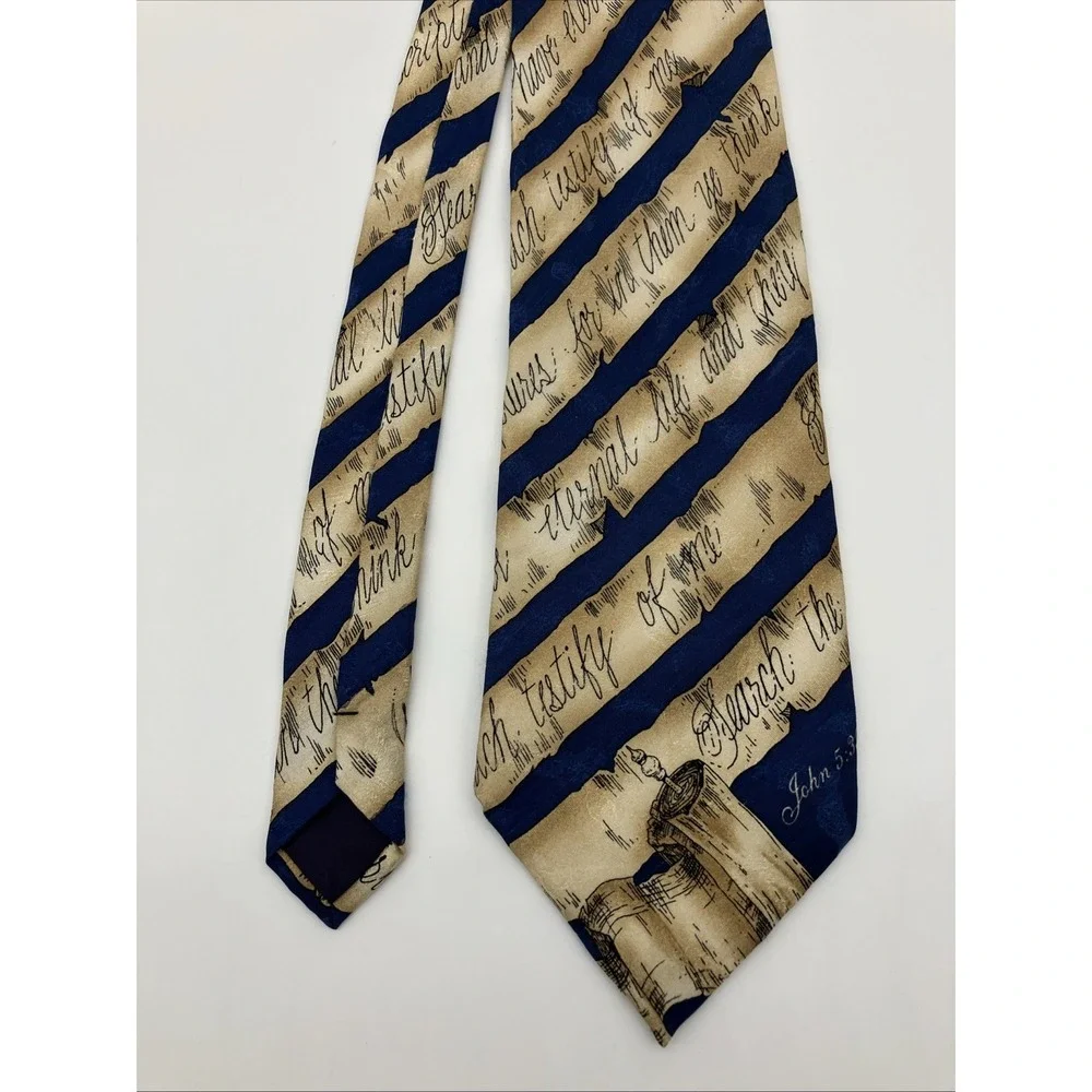 Eagles Wings silk neck
