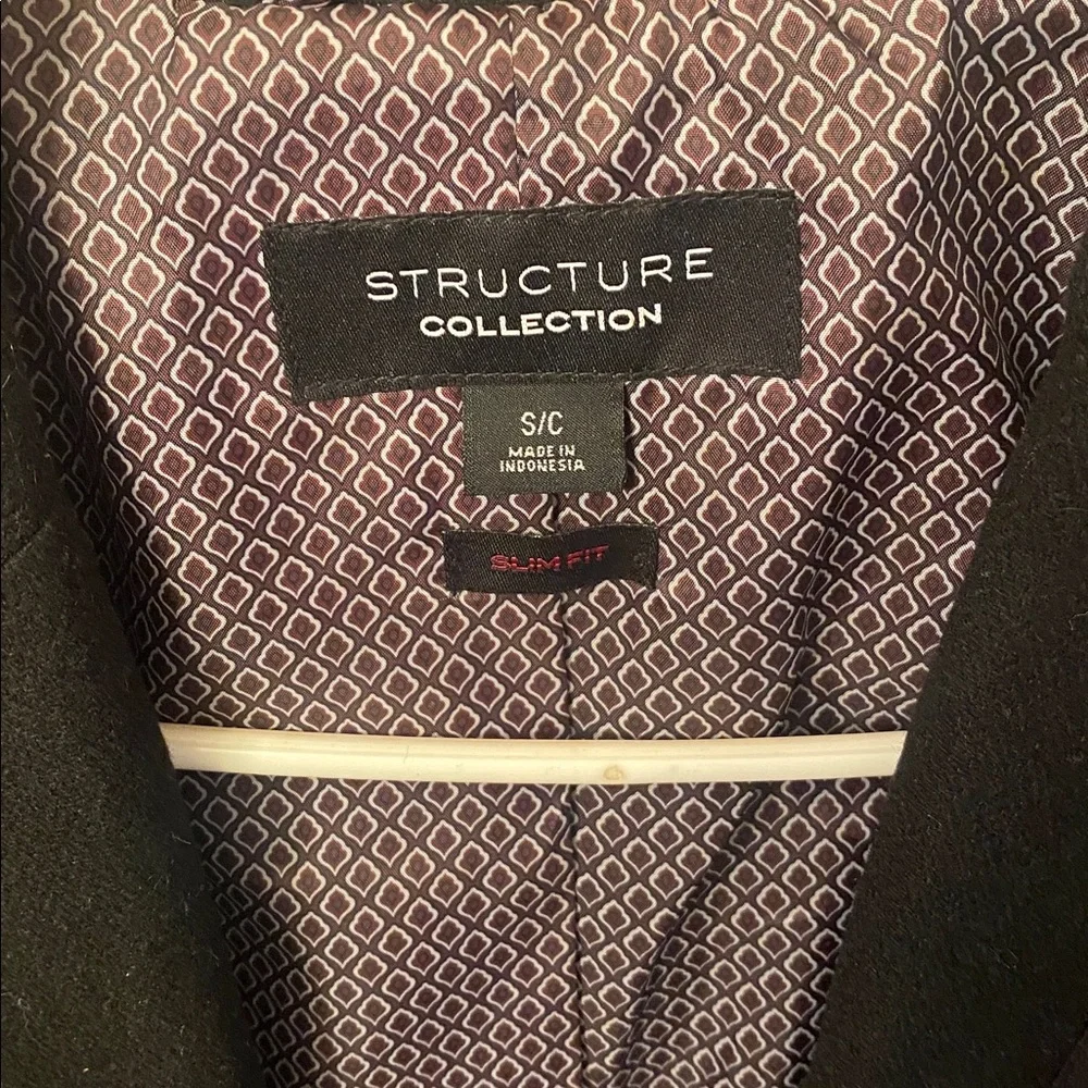 Structure elegant black