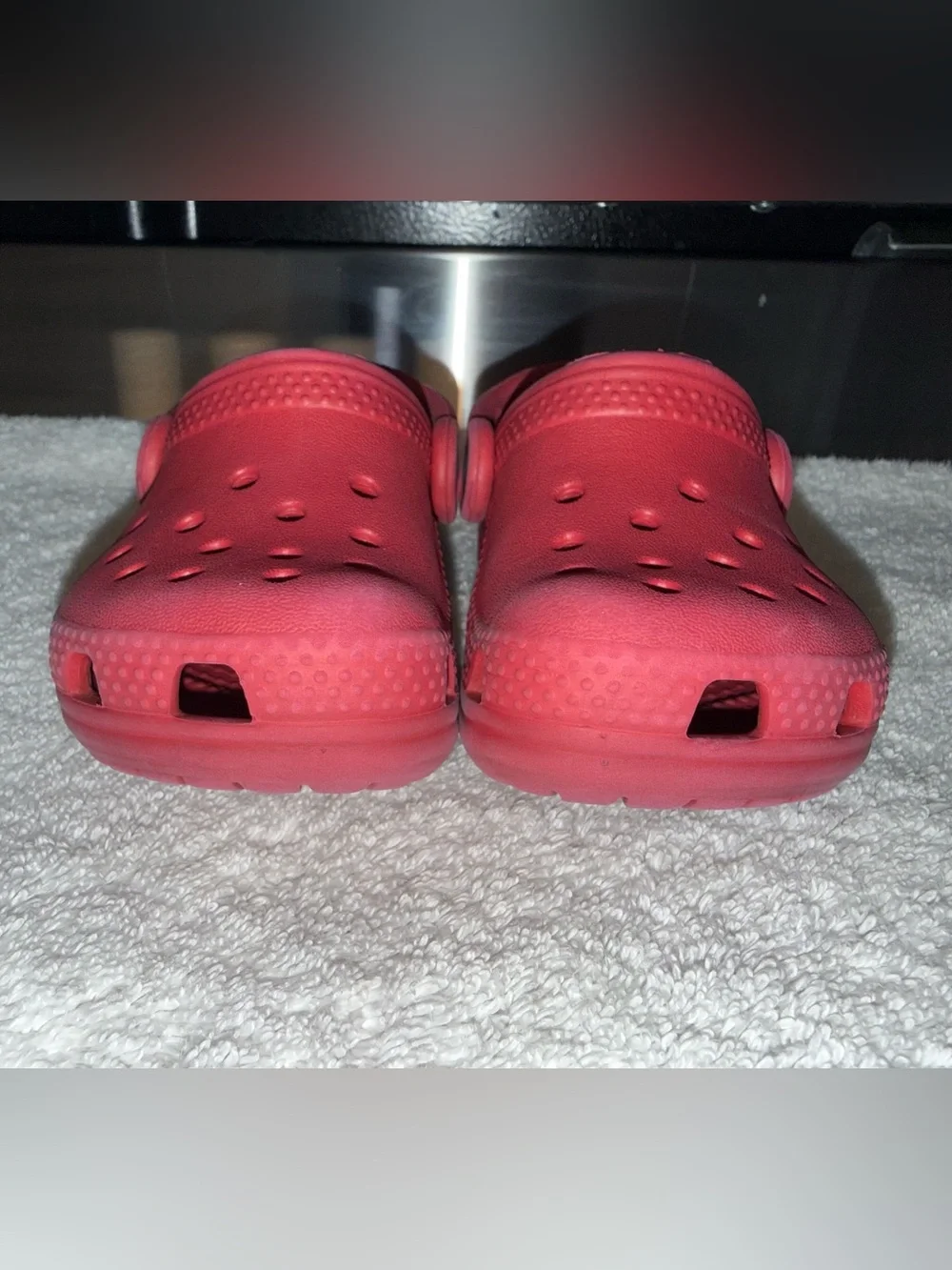 CROCS bright red