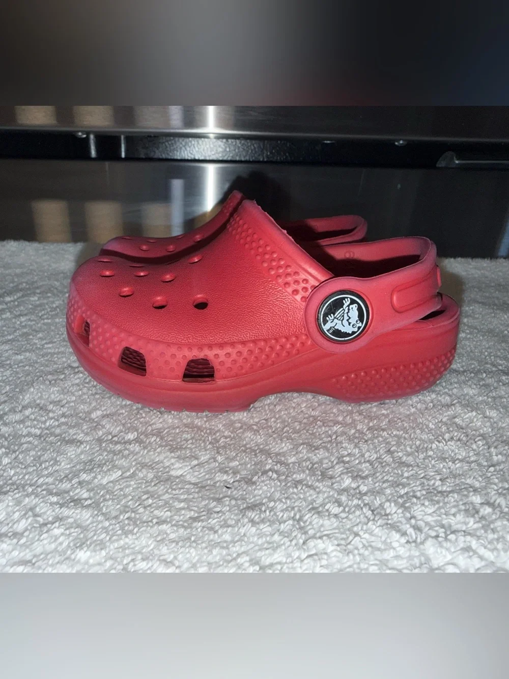 CROCS bright red