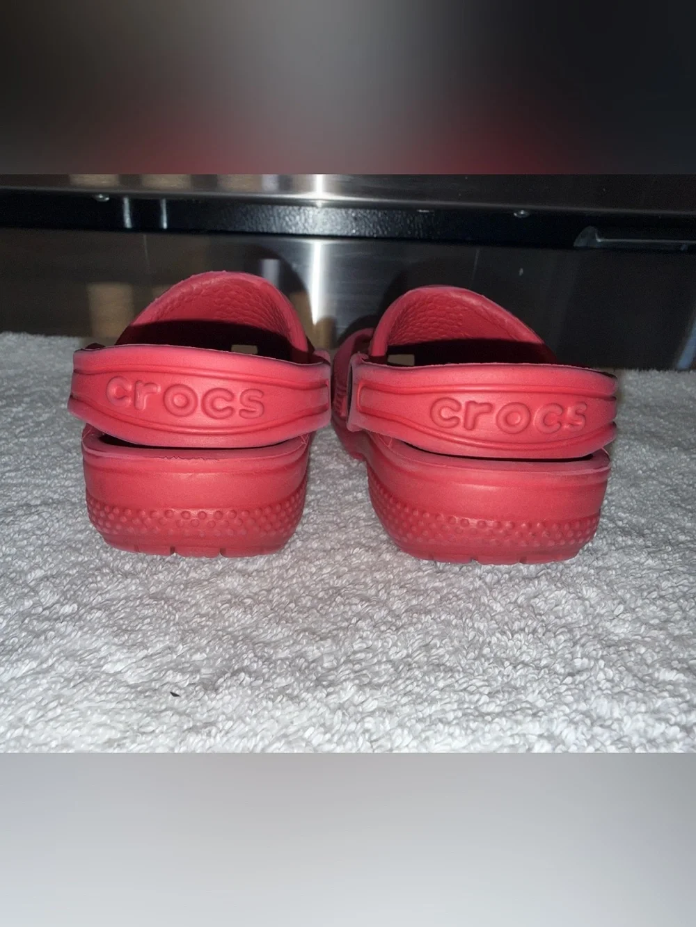 CROCS bright red