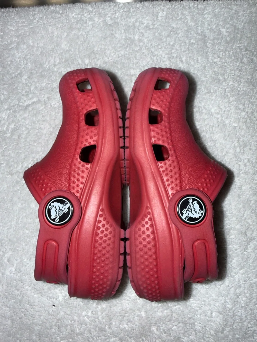 CROCS bright red