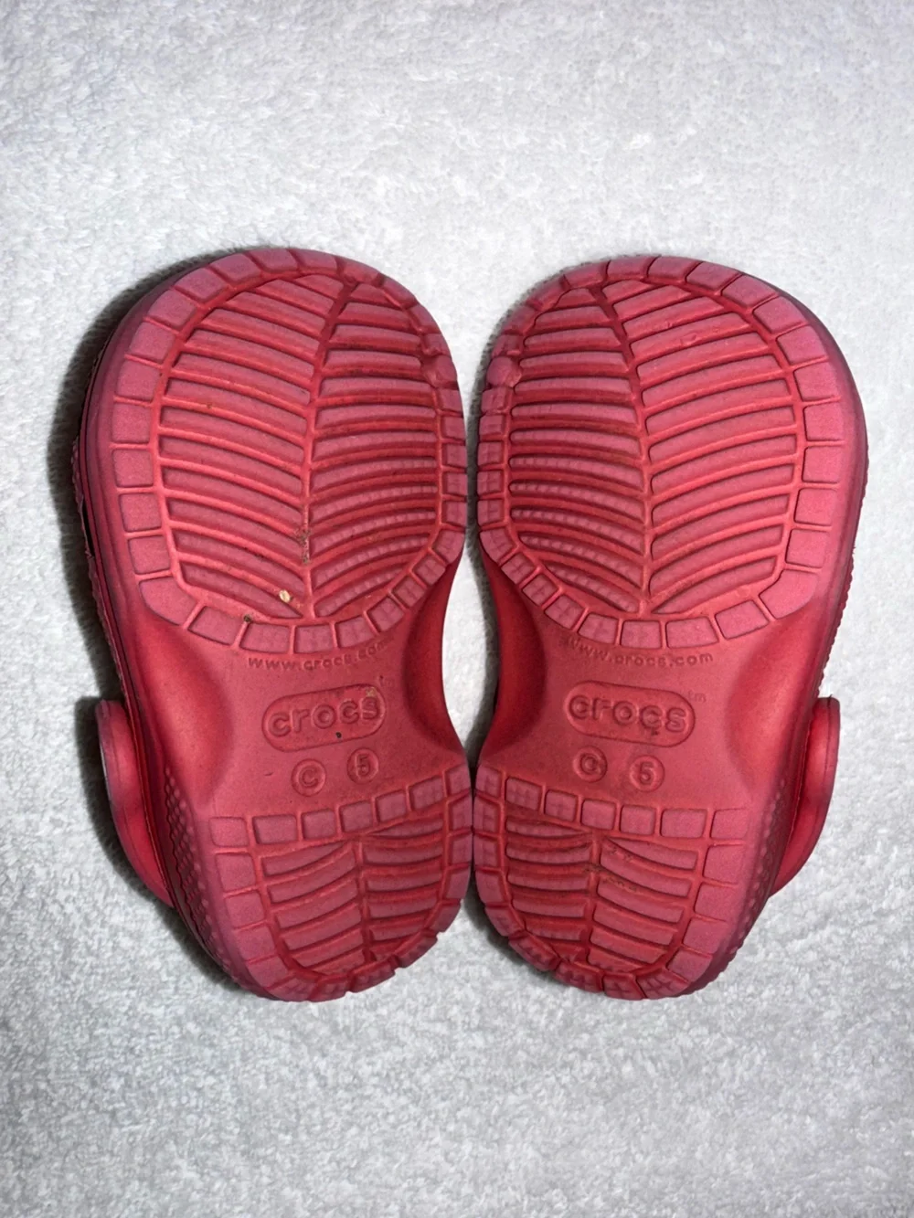 CROCS bright red