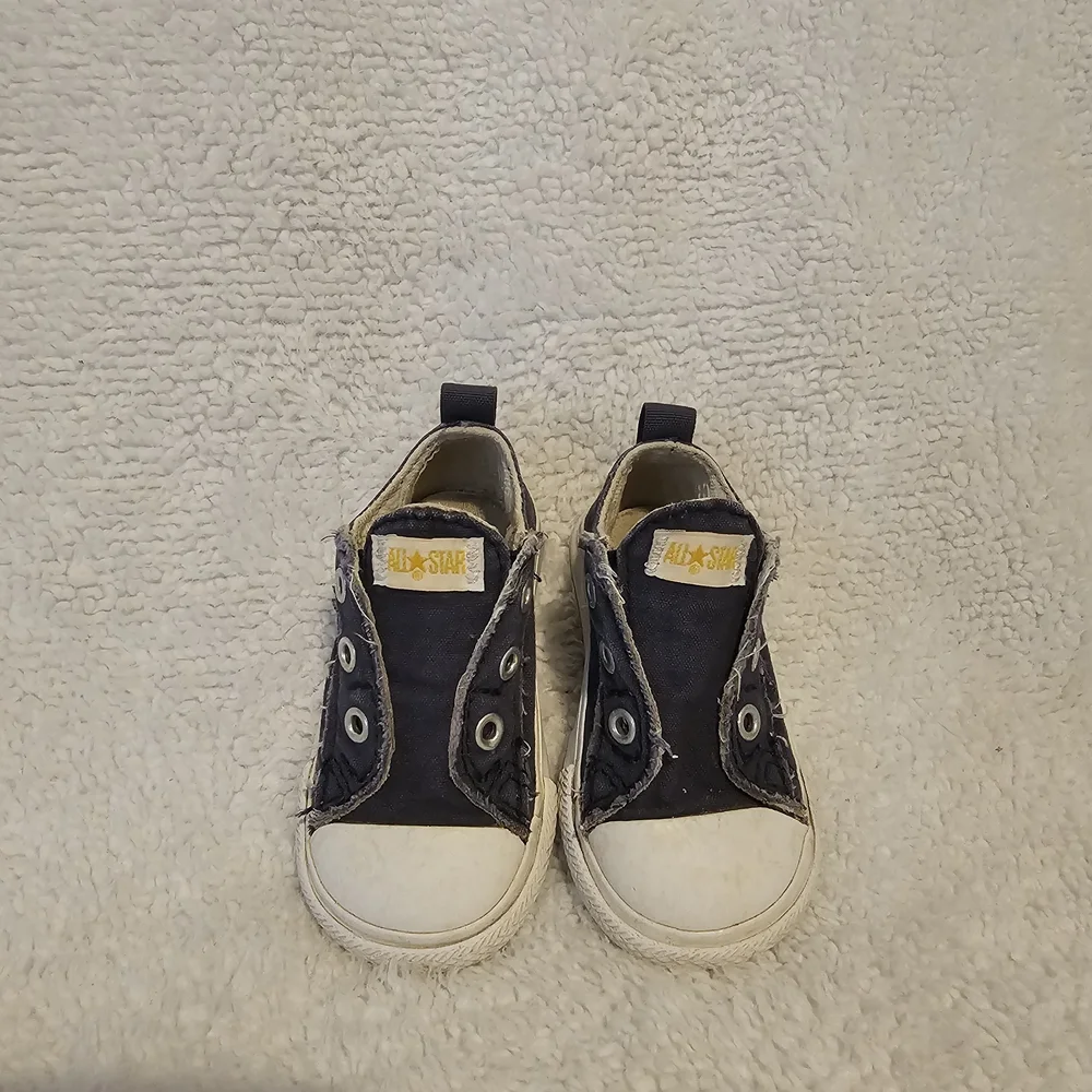Converse stylish navy
