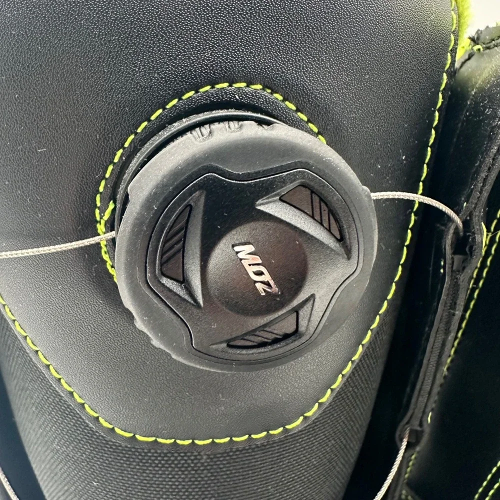 Whitewoods Matrix 880 Snowboard Boots Mens 13 Black Neon MOZ‎ Dial Thinsulate
