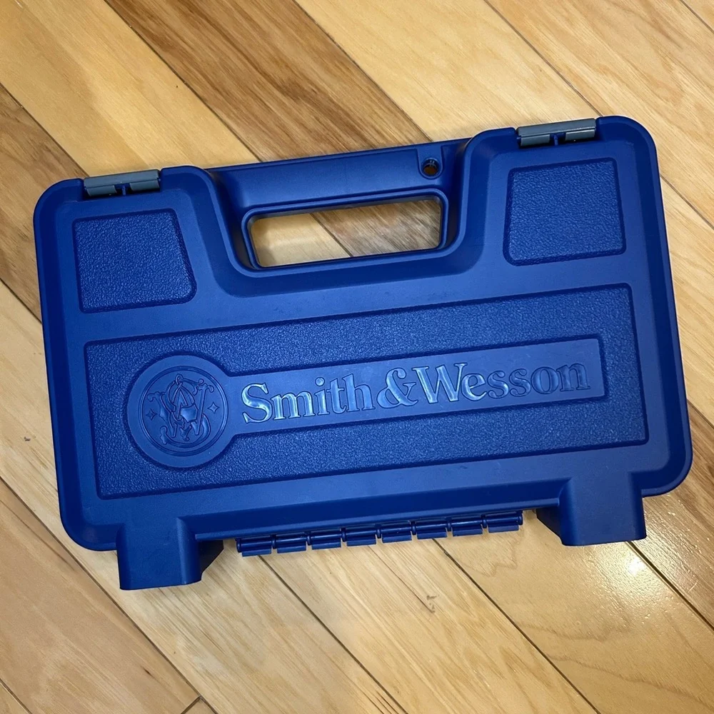 Smith & Wesson Plastic Pistol Gun Carry Hard Case