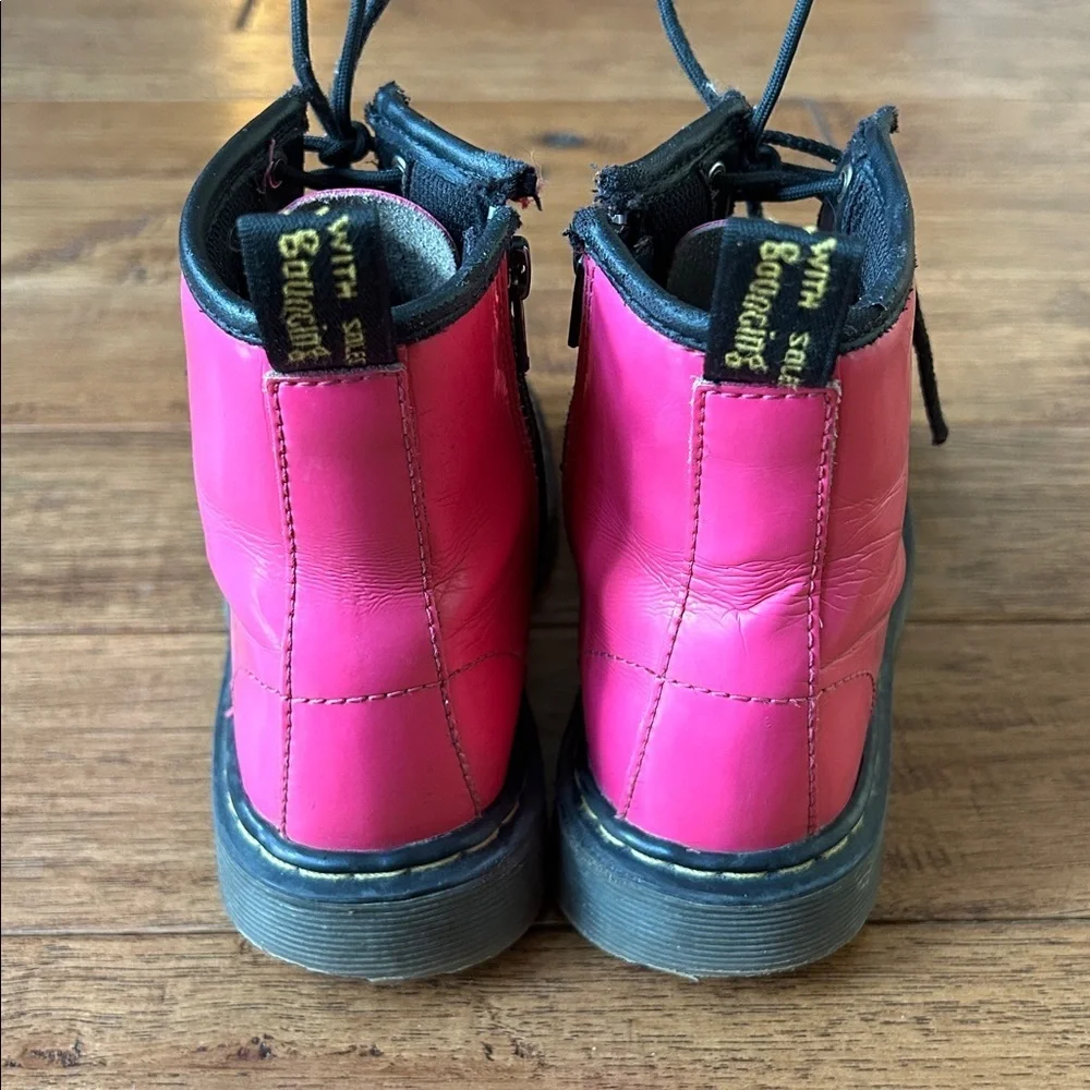 Dr. Martens Delaney Hot Pink Patent Leather 8-Eye Lace Up Combat Boots Size 2