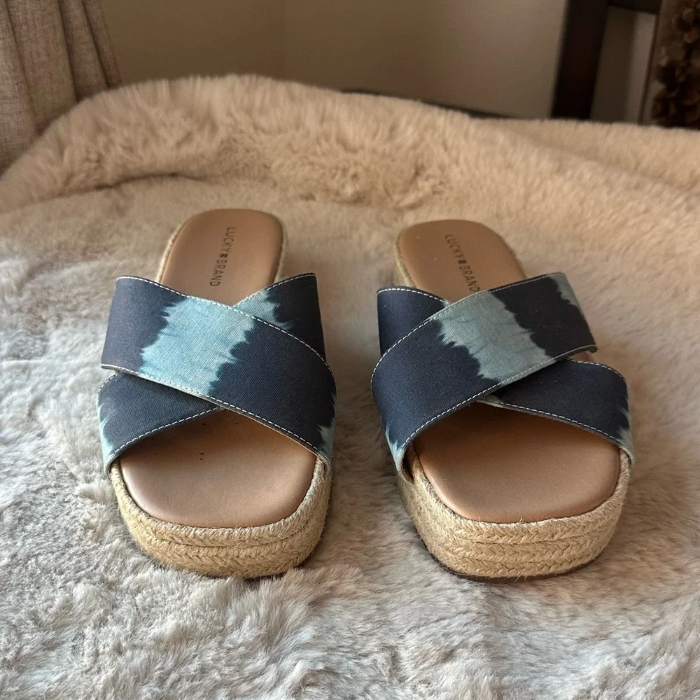 Lucky Brand stylish sandals
