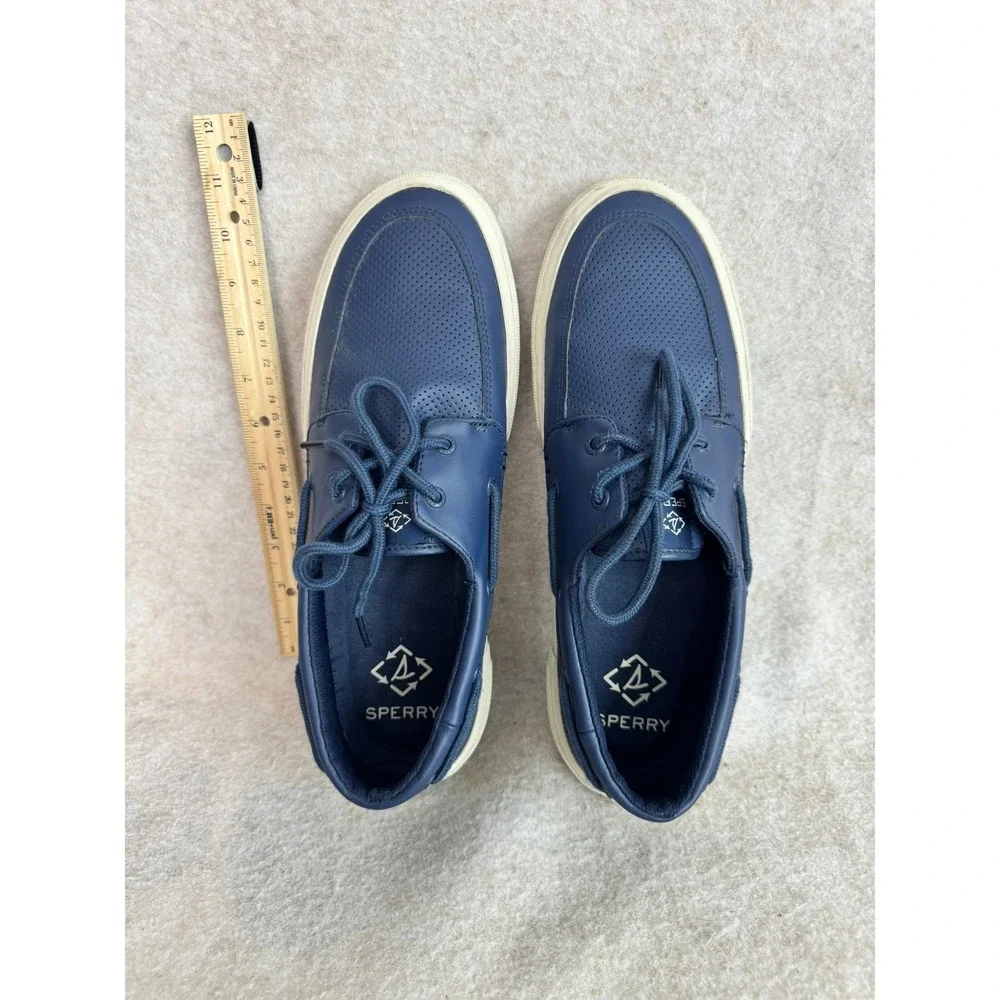 Sperry supple detailing