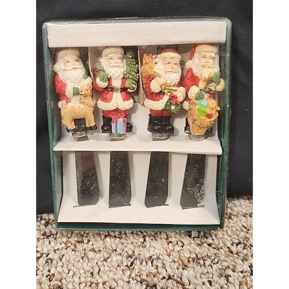 Set‎ of 4 Vintage 1995 Boston Warehouse Christmas Santa  Spreaders #12-128