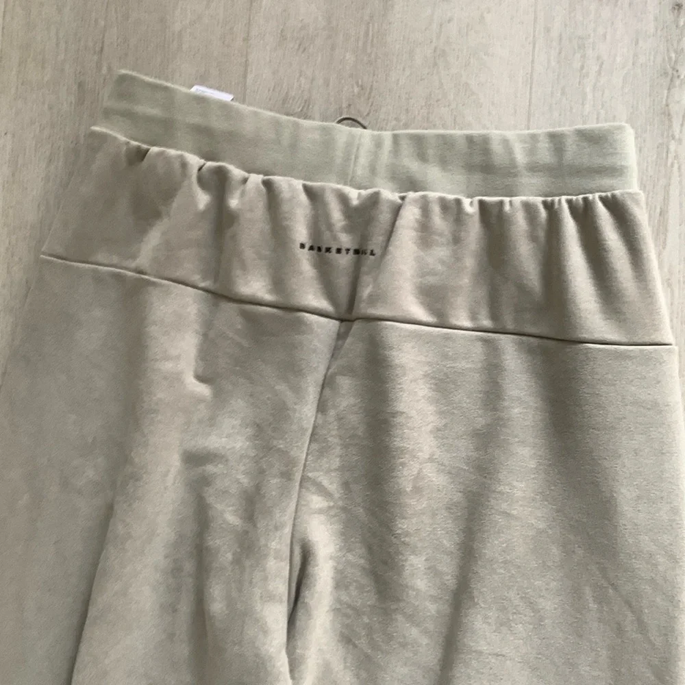 Adidas‎ Unisex One VLR ST Basketball Pants sz LGray Elastic Waist Zip Pockets