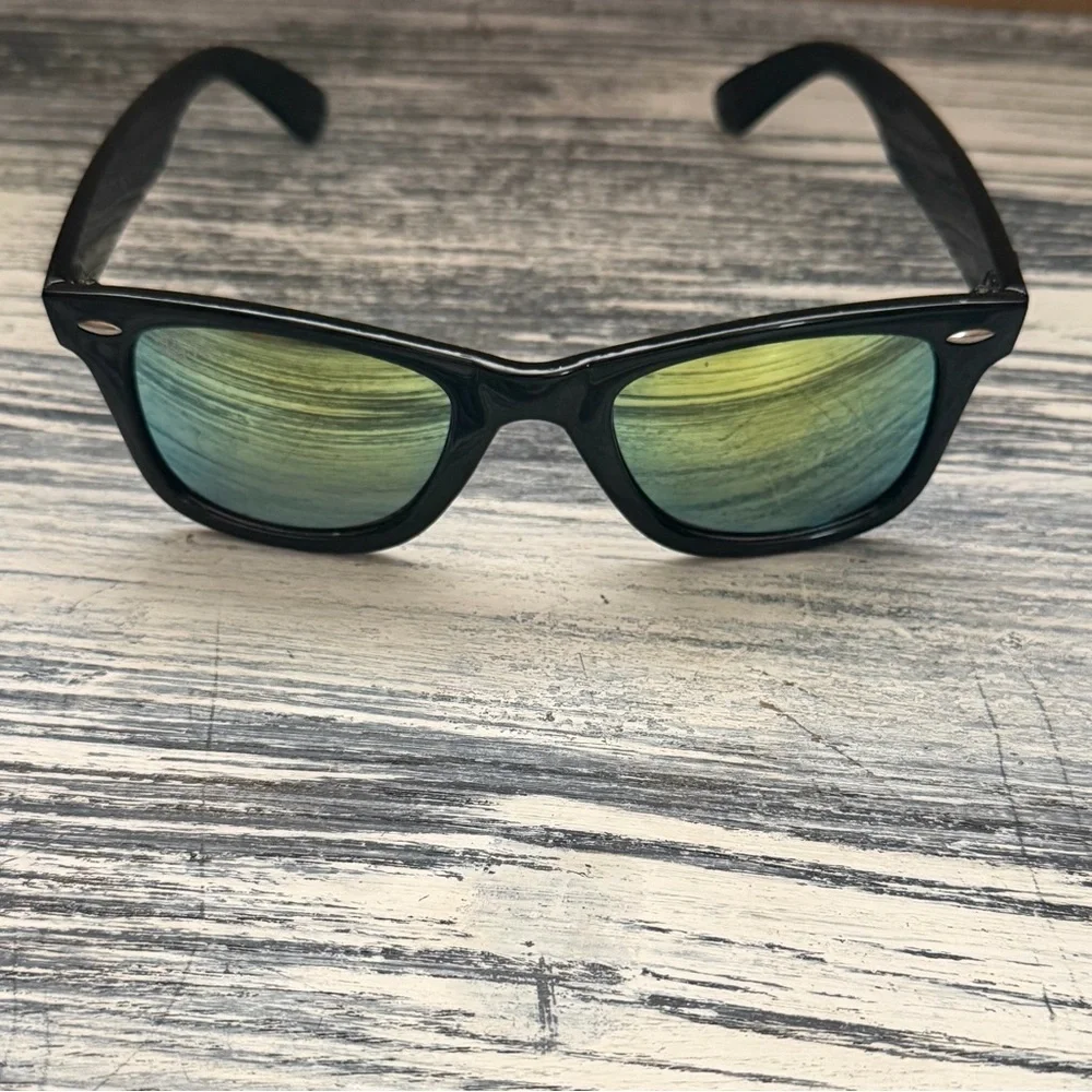 Ray-Ban‎ sunglasses and case