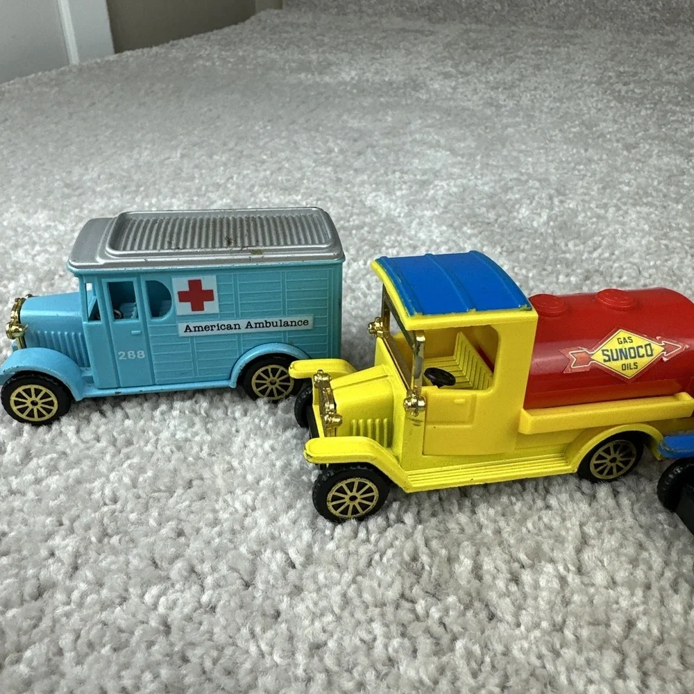 Lot of 4 Vintage Diecast Vehicles Sunoco Gas Oils Wonder Bread Ambulance