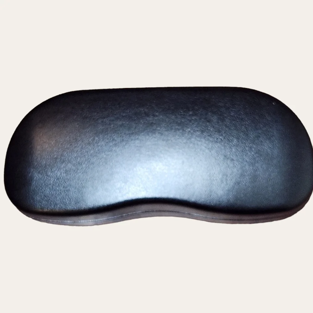 Ray-Ban black clamshell