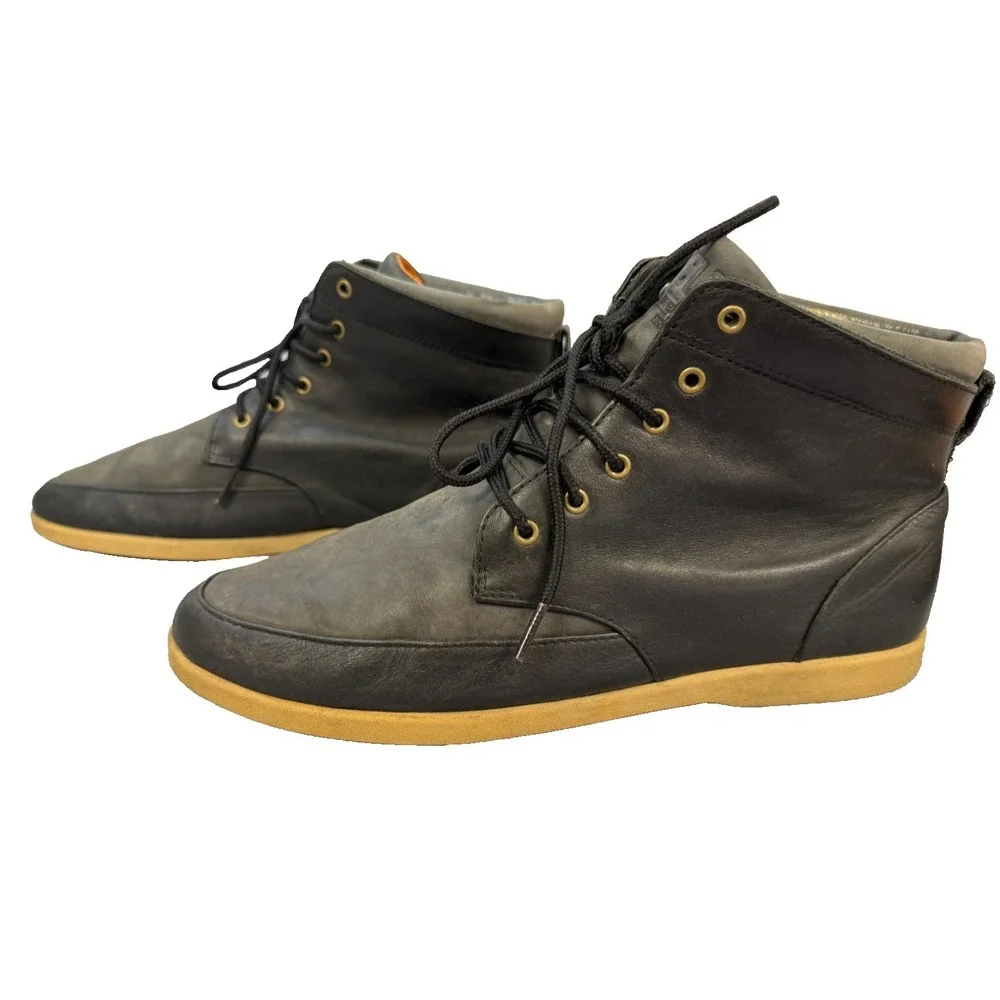 Clae Hamilton Leather Chukka Boots Black Leather, Low-Profile Gum Sole Size 9