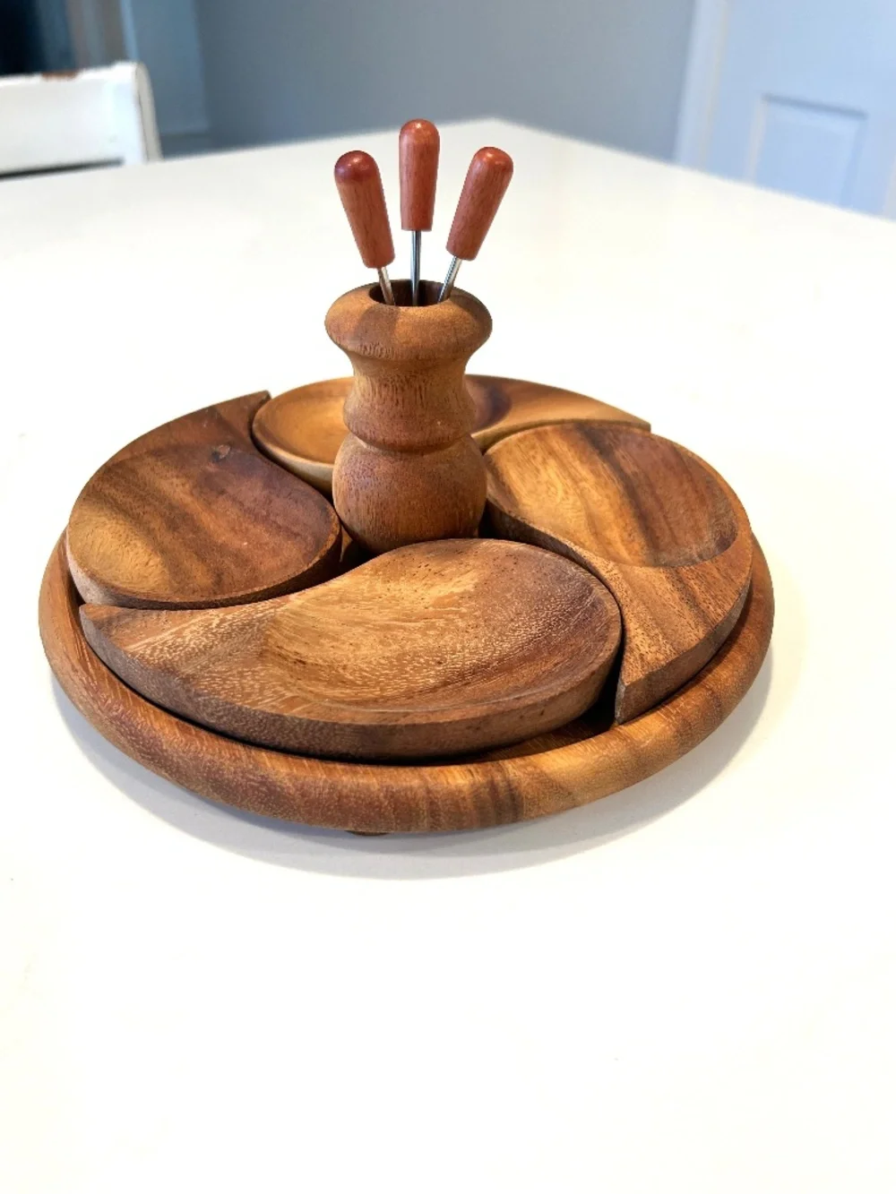 Crate & Barrel MCM Wooden 4 Tear Drop Dishes & 3 Swizzles Round Serving Tray