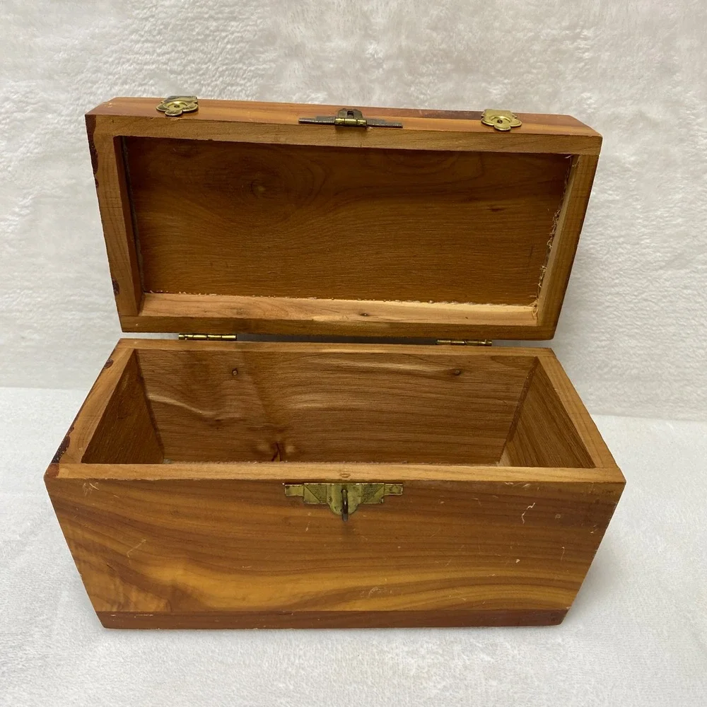 Cedar Box Trinket Keepsake Chest Tuchalechee Caverns Smokies Engraved‎ Wood