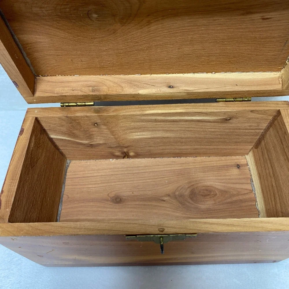 Cedar Box Trinket Keepsake Chest Tuchalechee Caverns Smokies Engraved‎ Wood