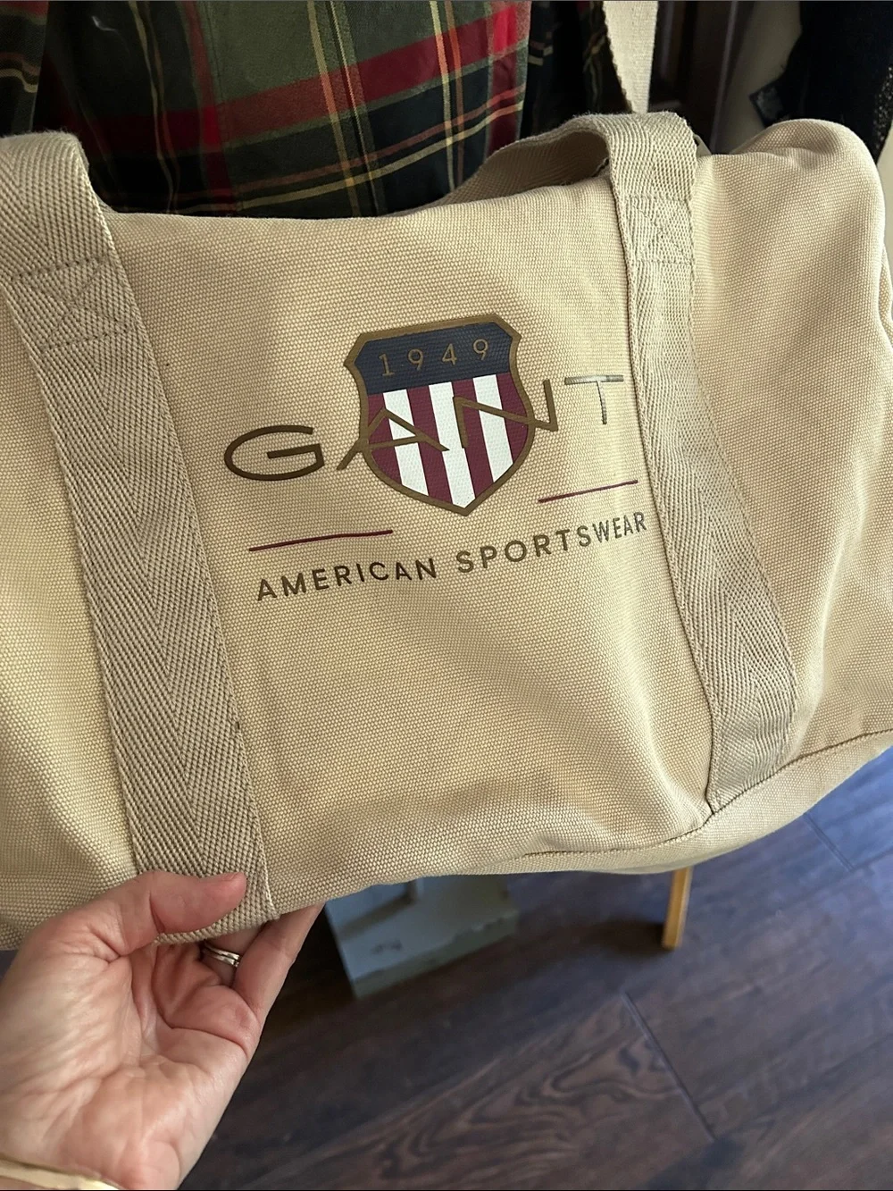 Gant medium sized