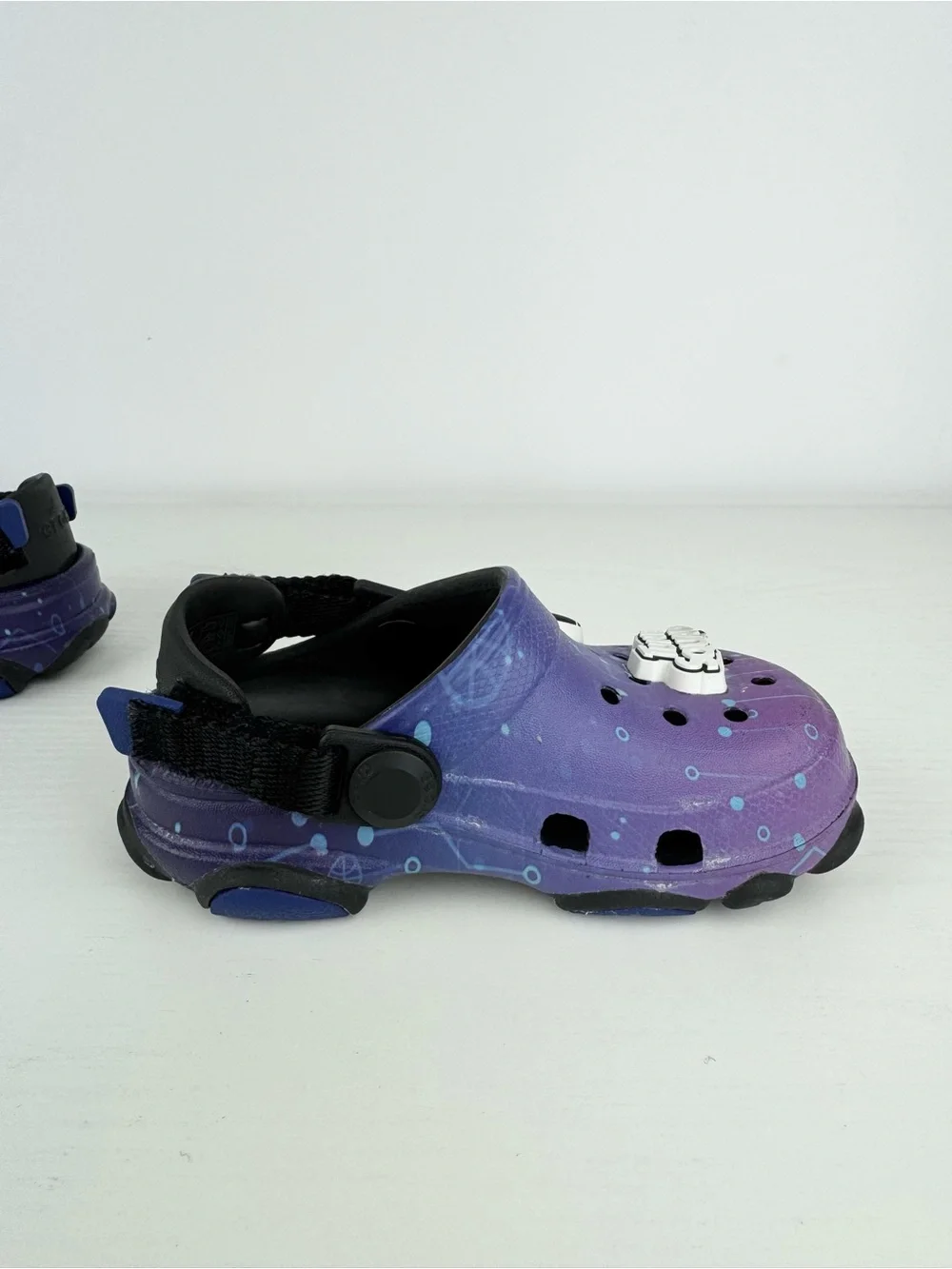 CROCS X Space Jam 2 Toddler Size 6C Clogs with Charms