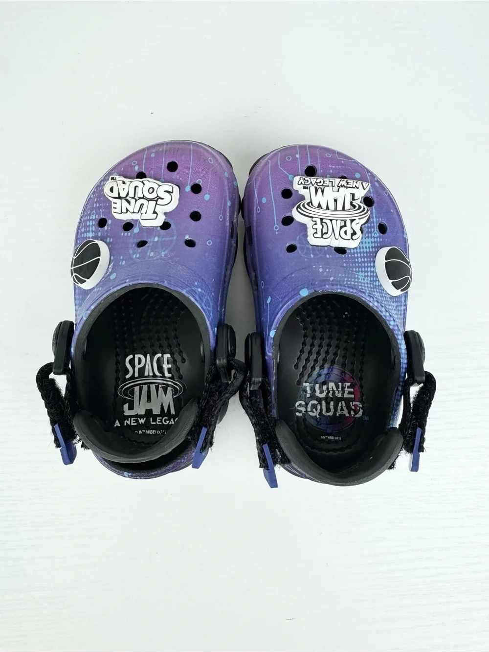 CROCS X Space Jam 2 Toddler Size 6C Clogs with Charms