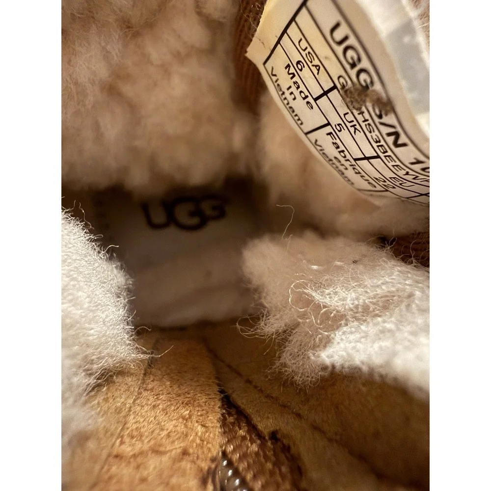 UGG toddler chukka