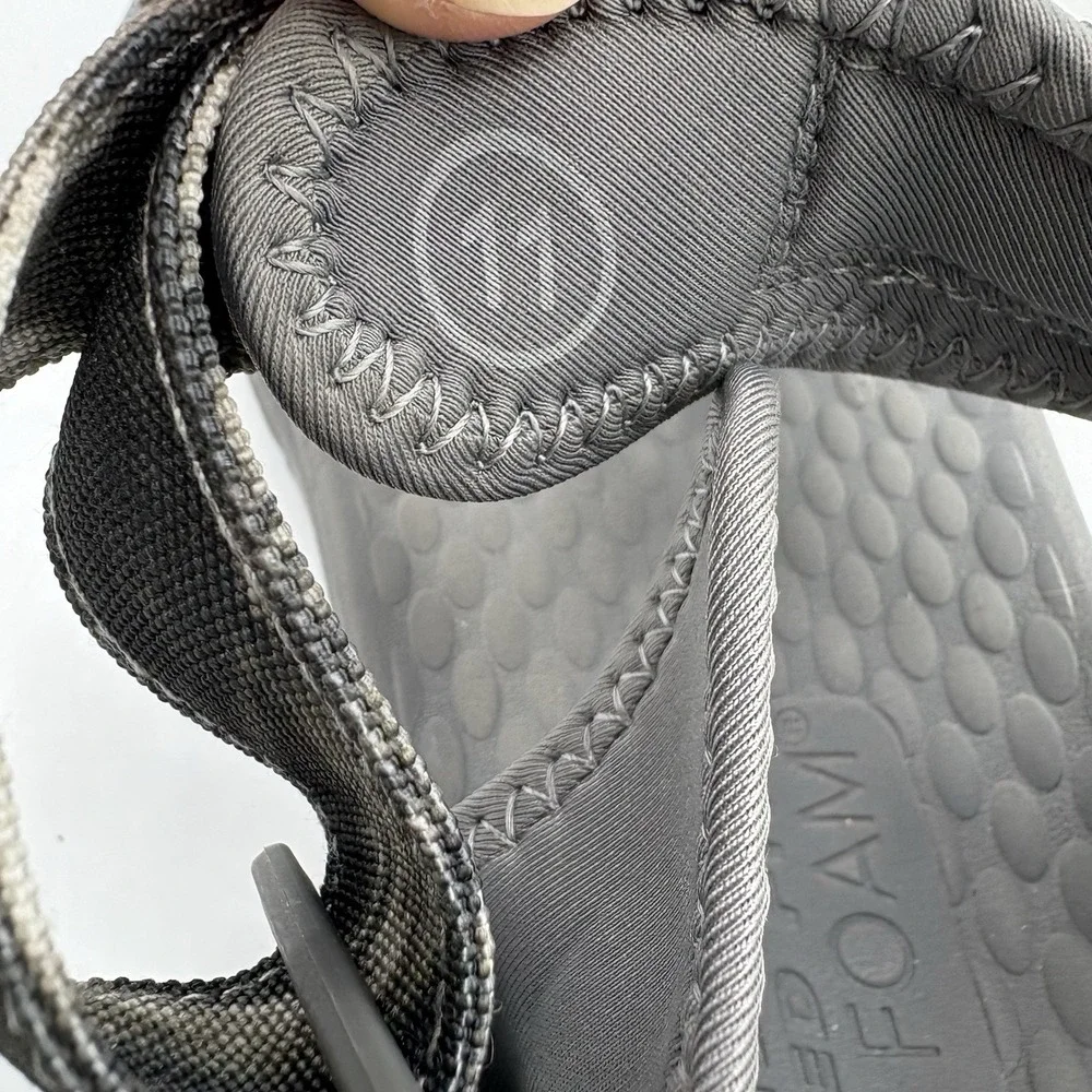 Skechers pre owned