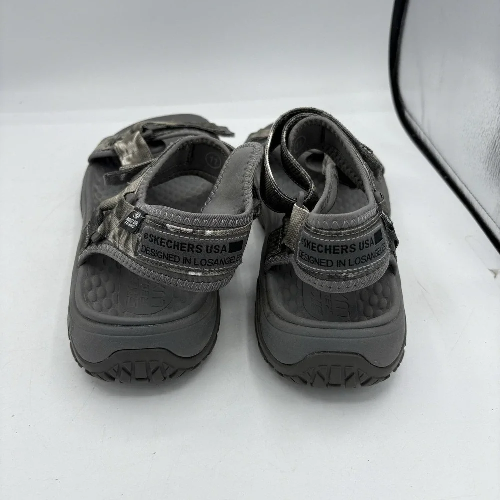 Skechers pre owned