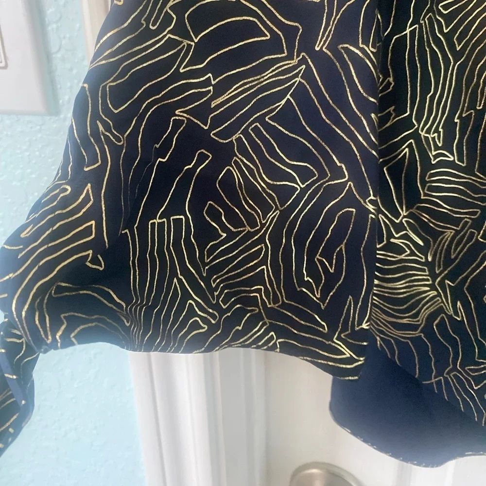 Michael Kors gold and navy blouse size-L