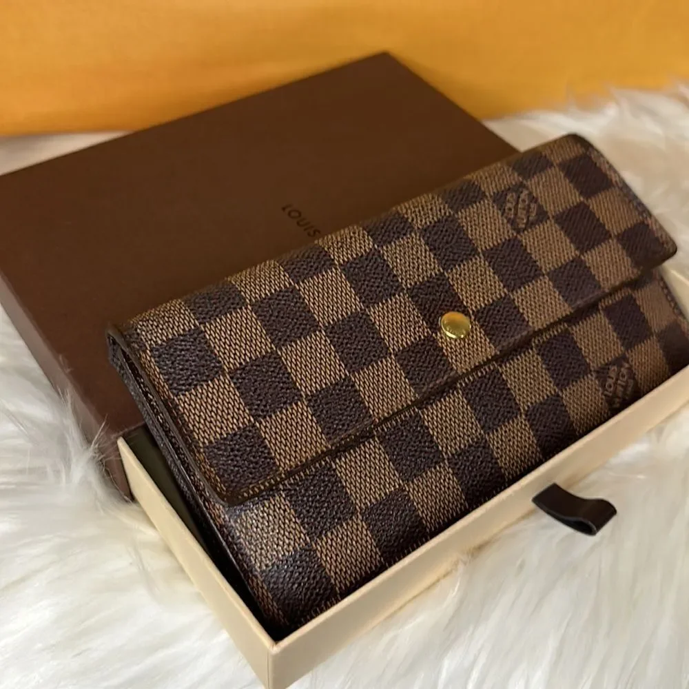 💯 Authentic Louis Vuitton DE Trifold Wallet 🍀
