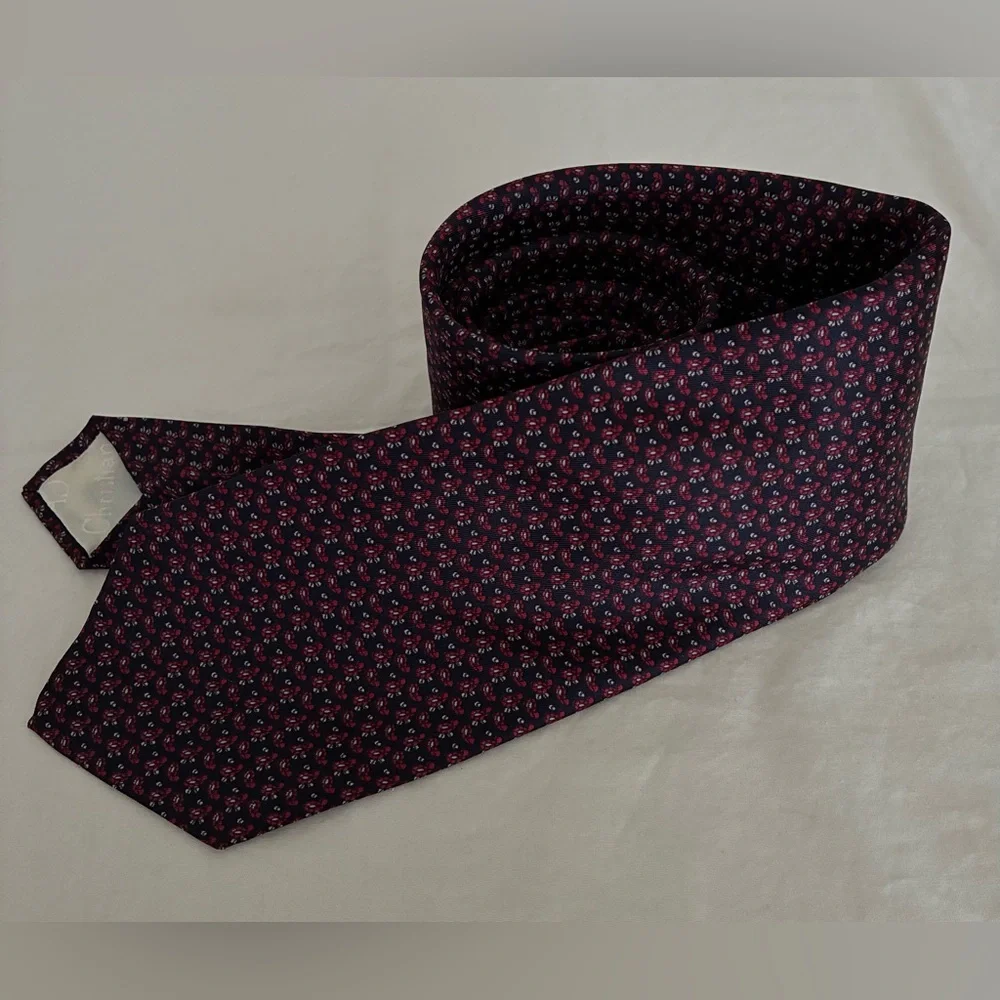 Vintage Christian Dior Men’s Cravates Silk Necktie Foley’s Label; Size 3” x 55”
