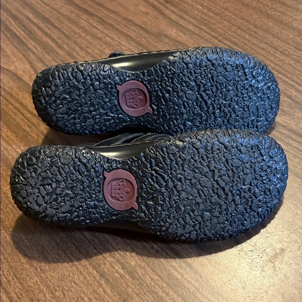 Born Size 7 Cabot III Men’s Black Leather Fisherman Sandals