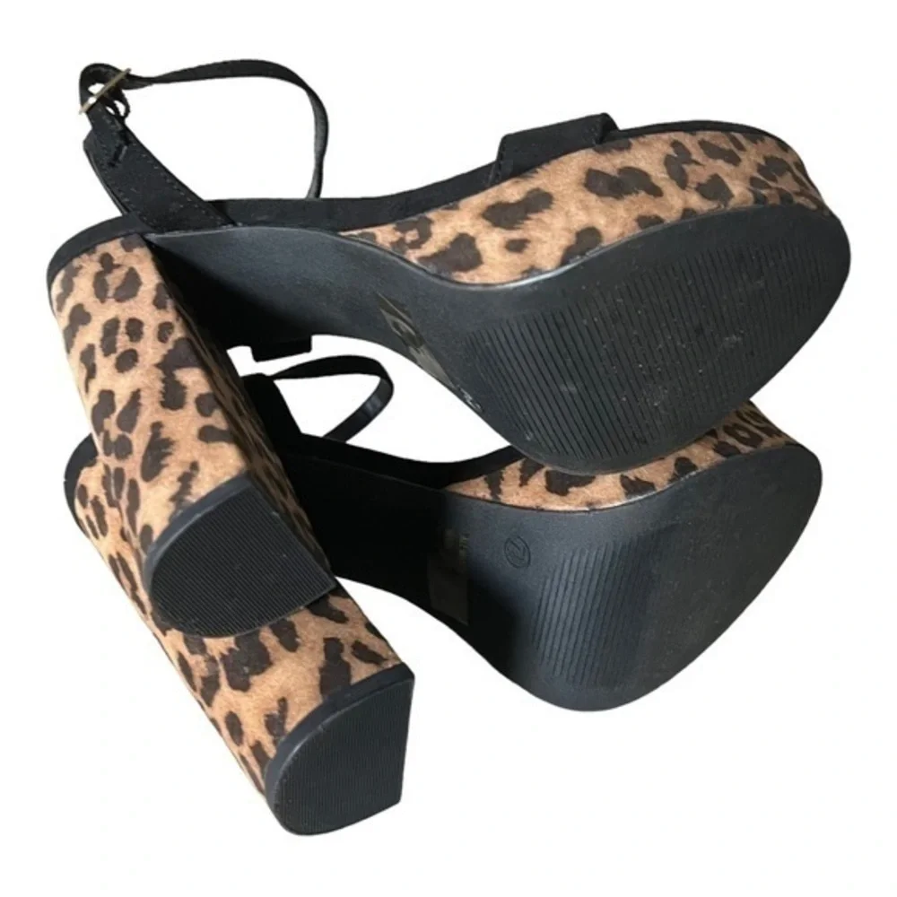 Wild Diva Women Open Toe Ankle Strap Leopard Print Chunky Sandals Size 7.5