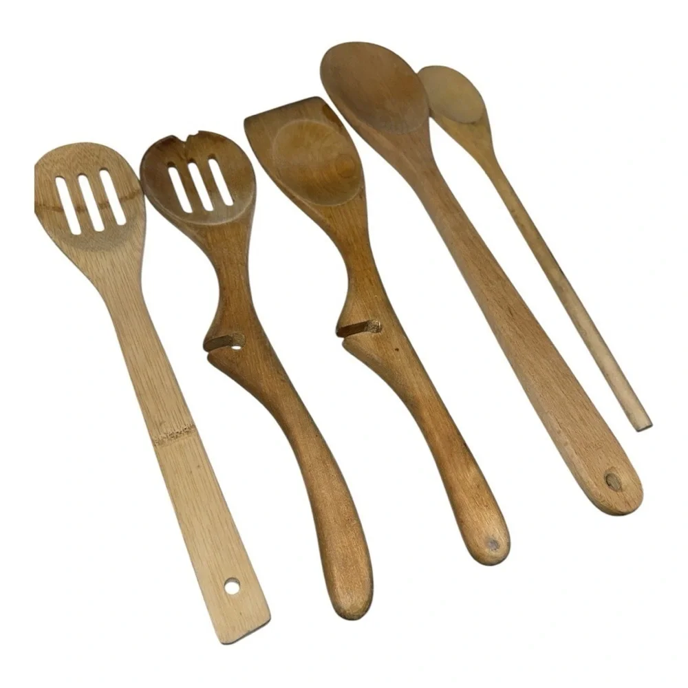 Set of 6 wooden kitchen utensils