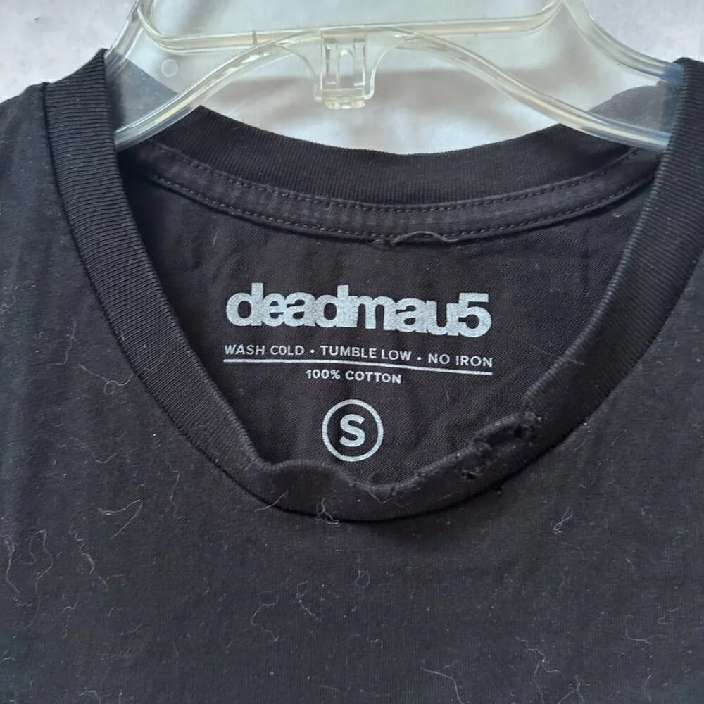 deadmou5 small looking dye
