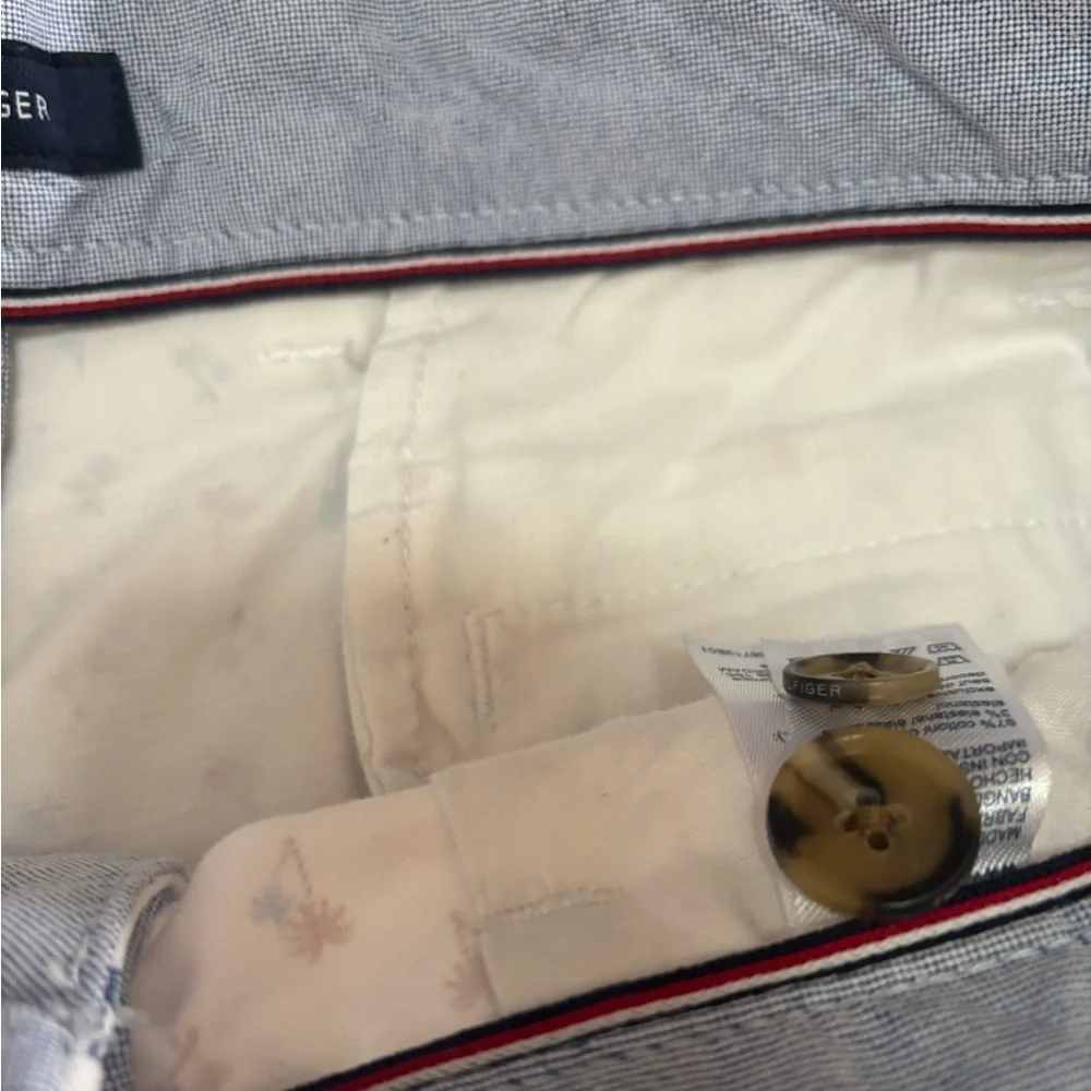 Tommy Hilfiger buttons chino shorts