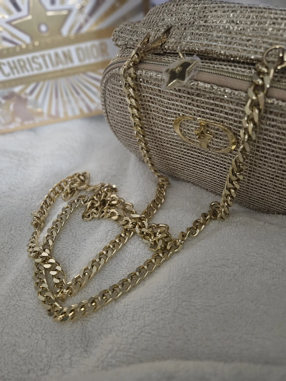 💞💘Womens Christian Dior Gold Cosmetic Bag With Chain - NWOT💞❣️
