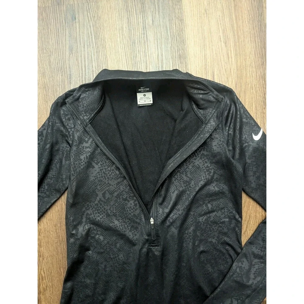 Nike Pro Womens M Pullover BLack Half‎ Zip Embossed Snake Vixen Running Workout
