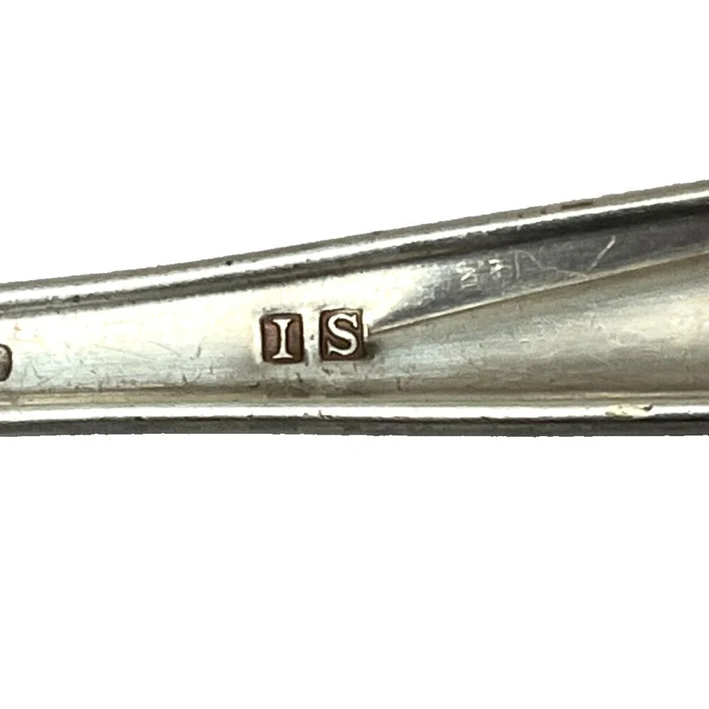 Holmes Edwards IS Deep Silver Woodsong Berry Serving‎ Spoon Silverplate USA Made