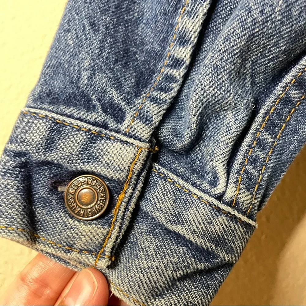Vintage Boy/Girl Levi’s Medium Wash Denim Jean Jacket‎ Size 16 Made In U.S.A