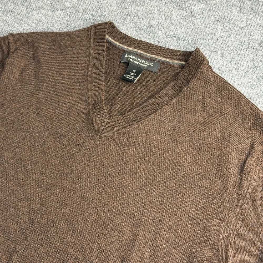 Banana Republic elegant neck