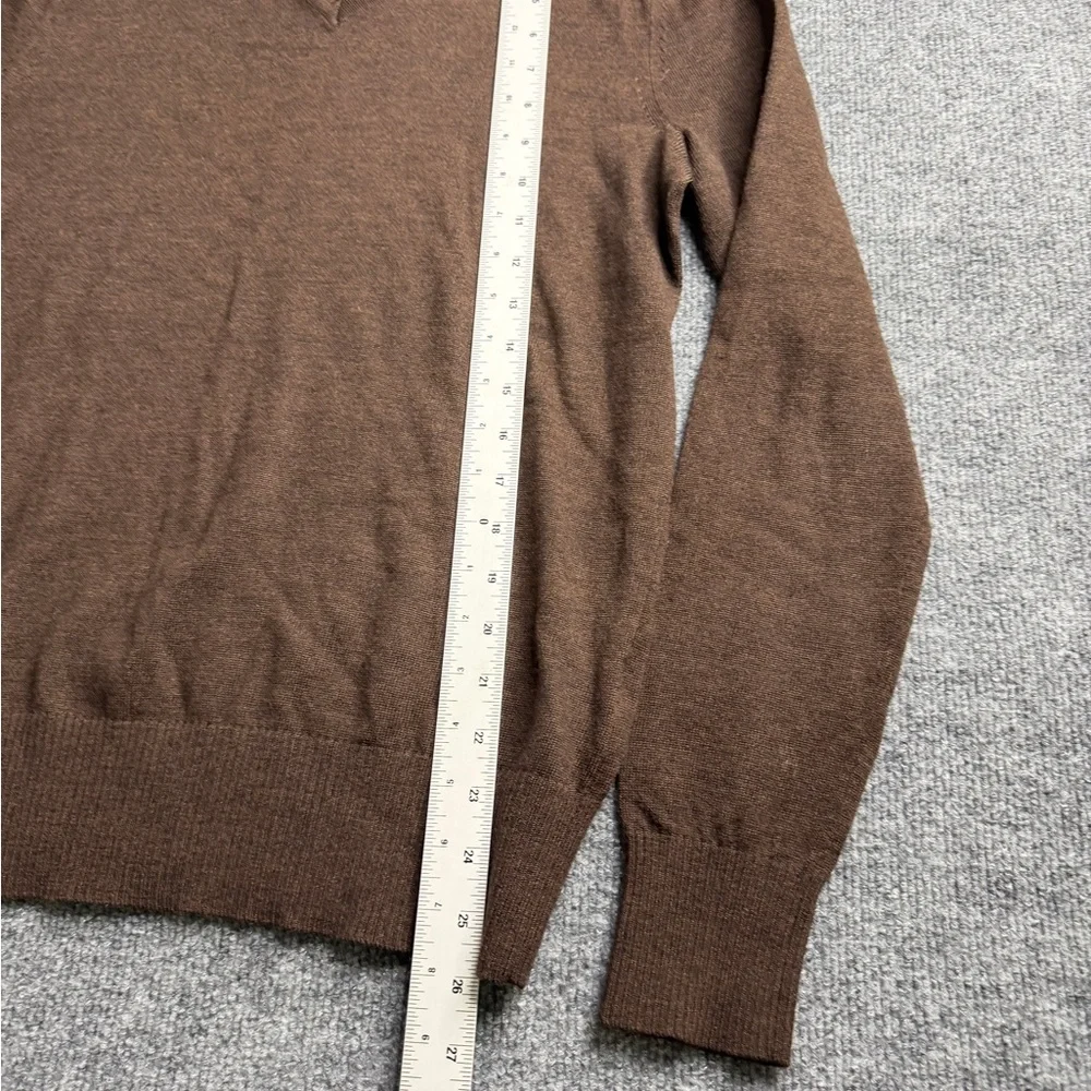 Banana Republic elegant neck