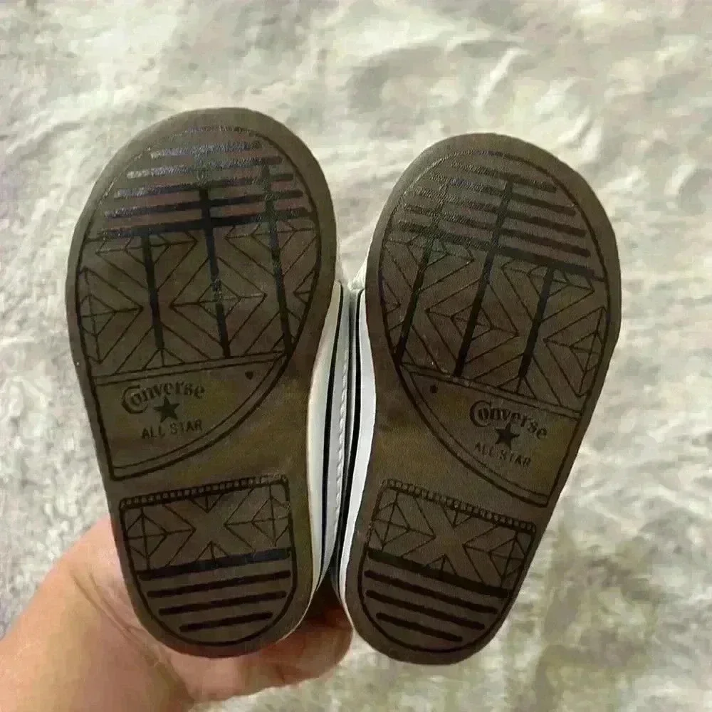 Converse baby size