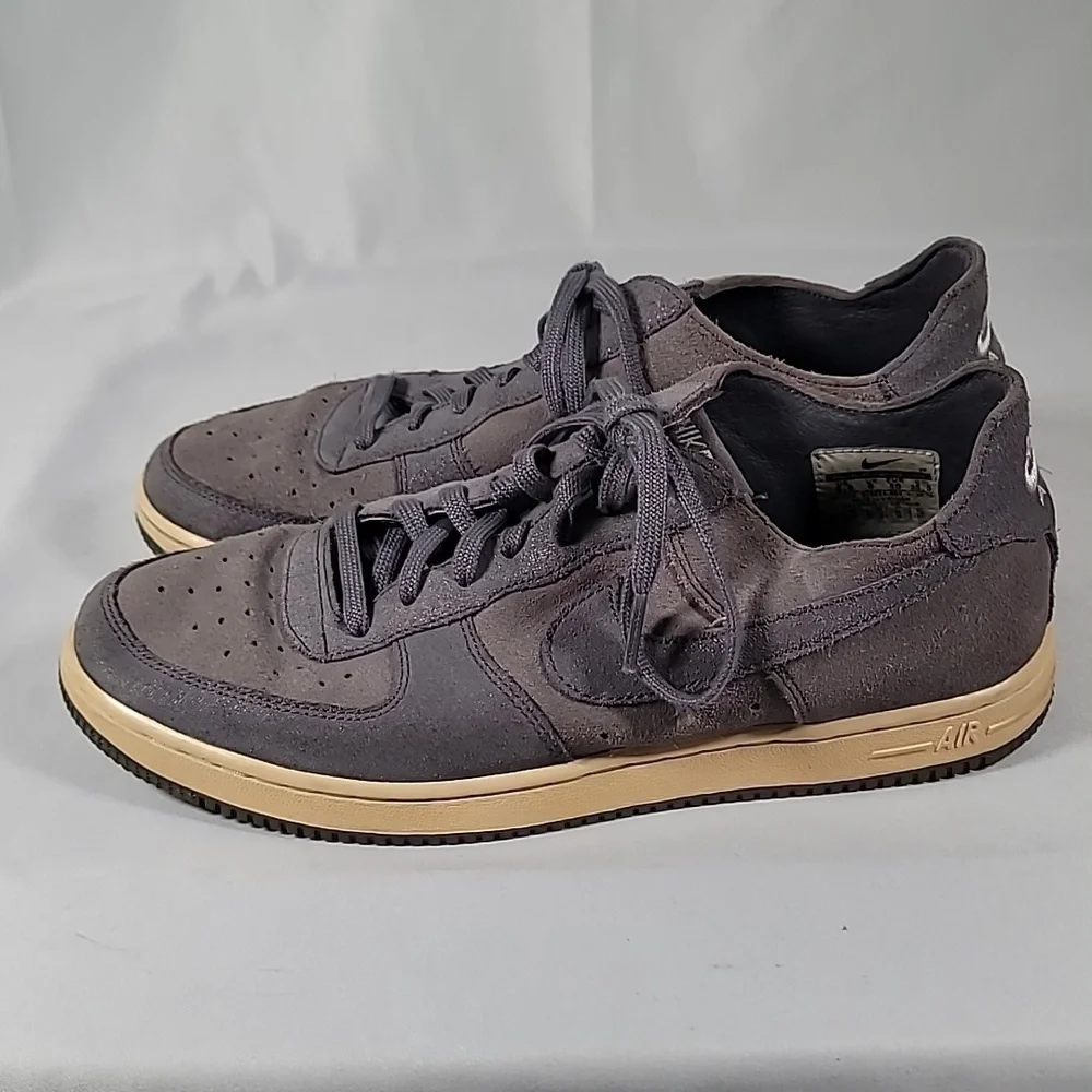 Nike color gray
