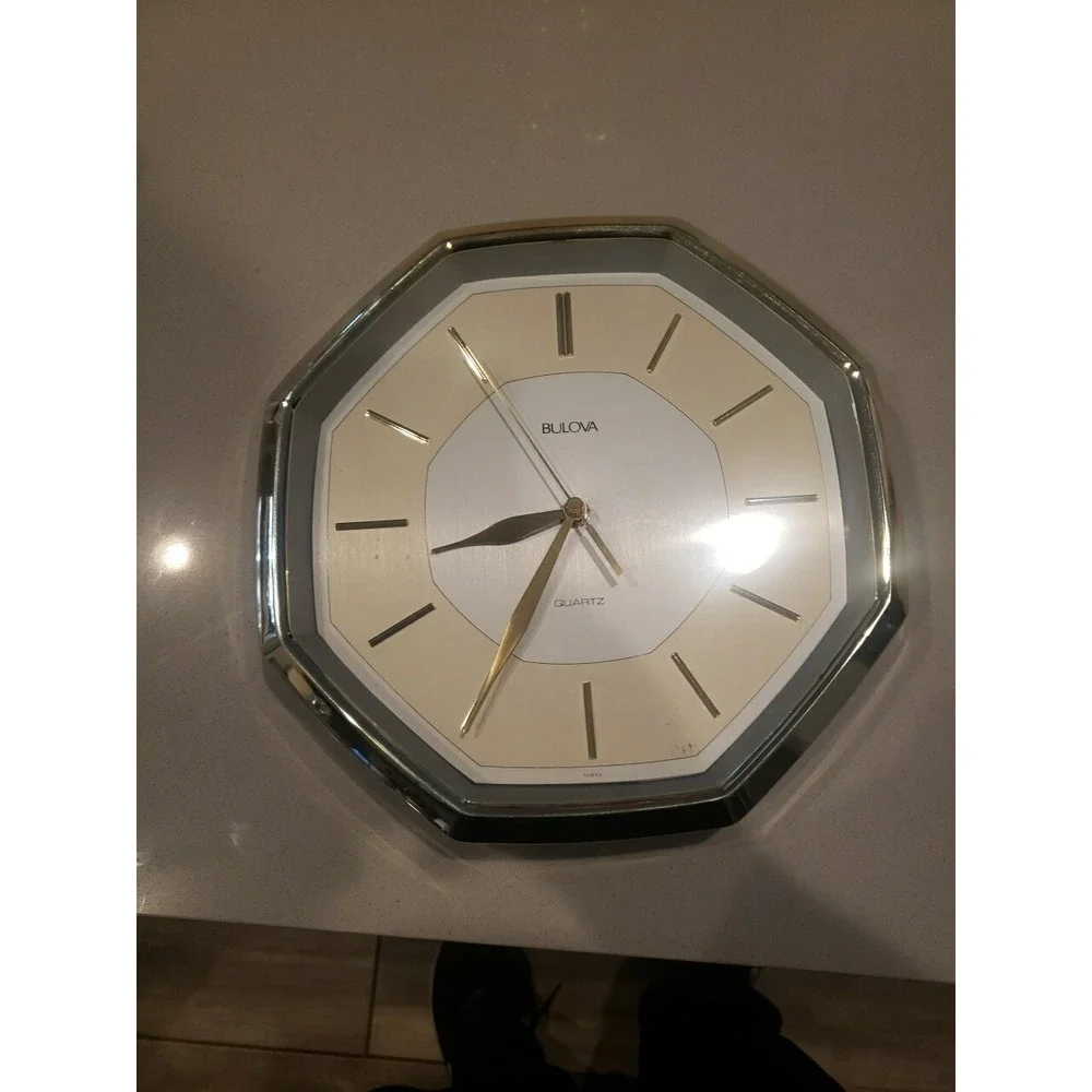 Vintage BULOVA Wall Clock Quartz Battery Retro MCM 70s 80s C4660 octagon