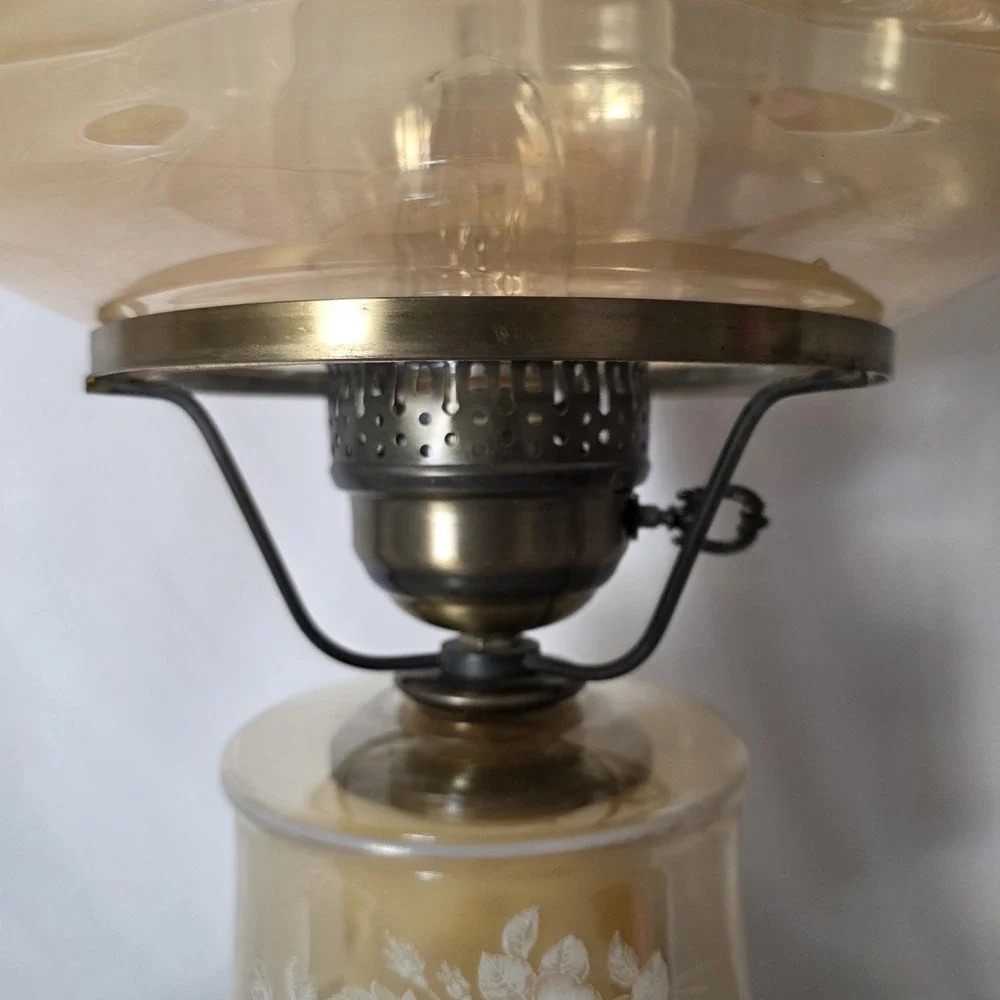 VTG Amber Marigold Luster Iridescent Glass Gone with The Wind Floral 3-Way Lamp