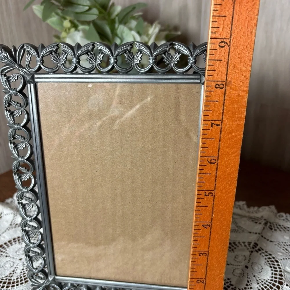 Malden elegant frame